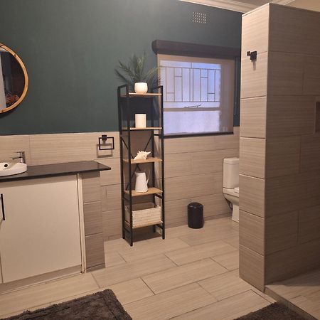L'Anda Guesthouse & Self Catering Мидделбург Экстерьер фото